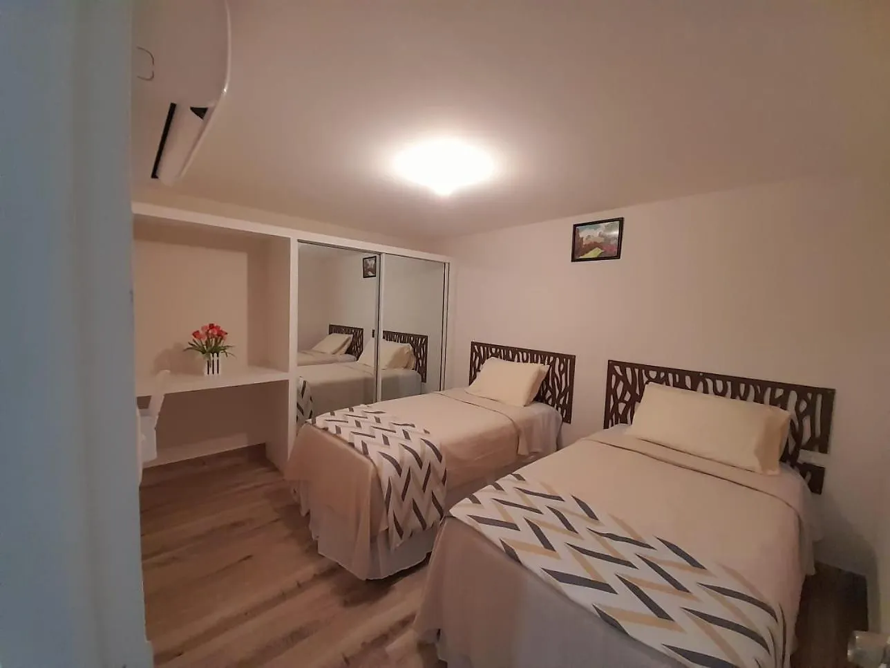 Xar'S Place Buccoo Apartment